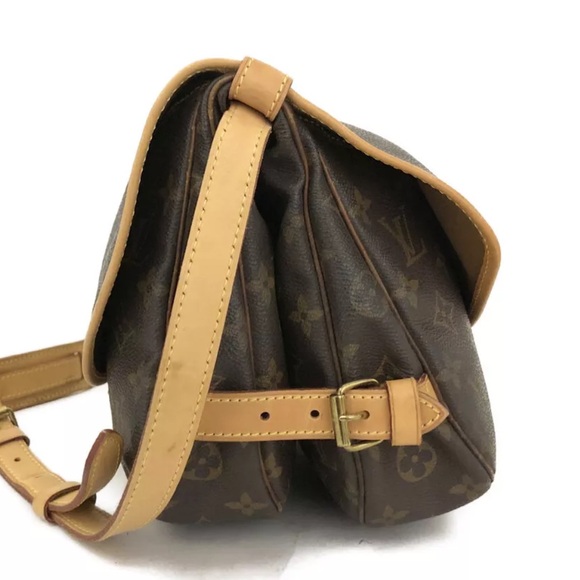 💎 LOUIS VUITTON Monogram Saumur 30 Crossbody - Picture 4 of 15